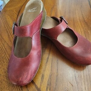 Dansko Martina Mary Jane Clog  Womens 40 (9)  Red Leather Mule Heel 9402221400